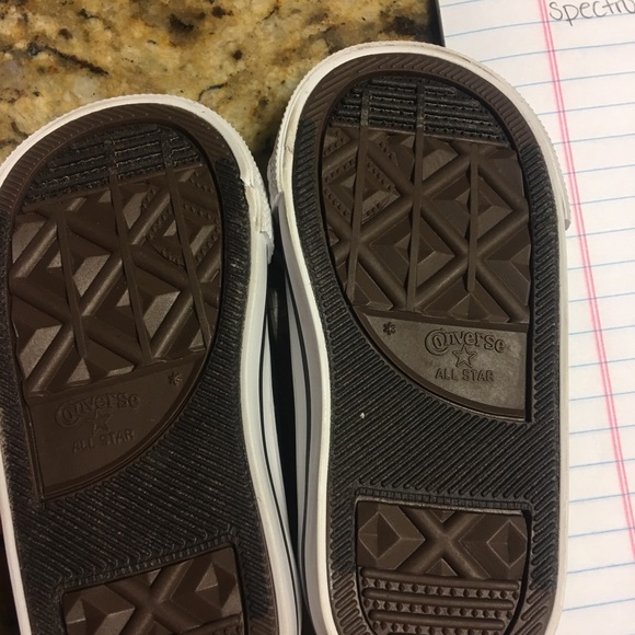 Infant size 6 converse - Picture 3 of 3